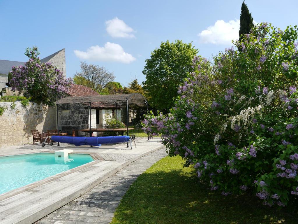 Logis Auberge De Crissay Экстерьер фото